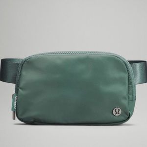 Tidewater Teal Lulu Lemon Belt Bag
